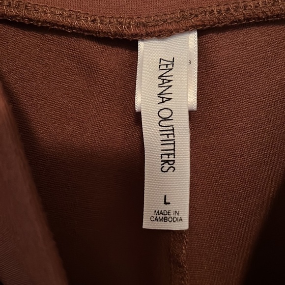 Zenana Outfitters Scalloped Bottom pants - Size Large - Picture 3 of 3